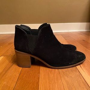 Women’s Suede Ankle Boots-Black